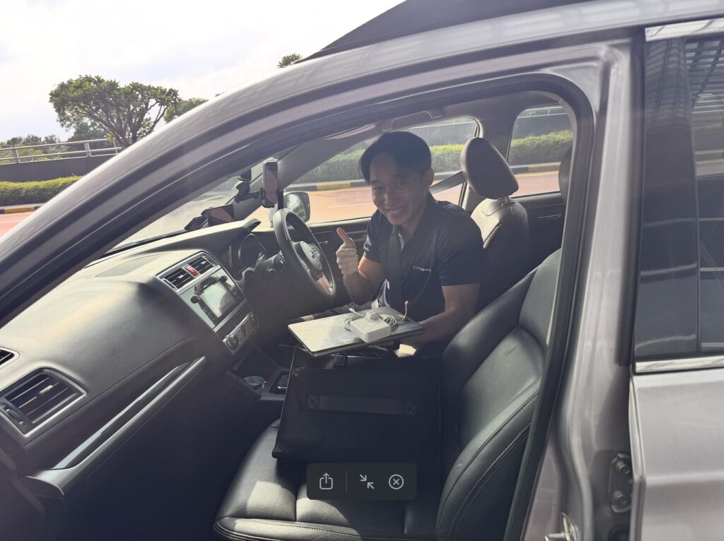 Mervin Tan from ST Engineering saves the day by bringing Rob Lilwall's laptop to the airport.